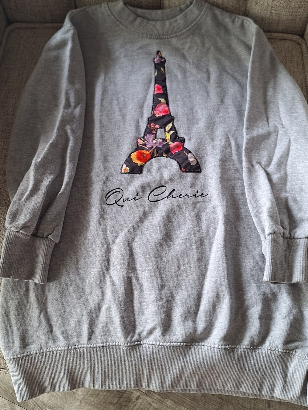 Grey Girls Size 7 Sweat Shirt Dress  with Floral Eiffel Patch. MADDEN GIRL